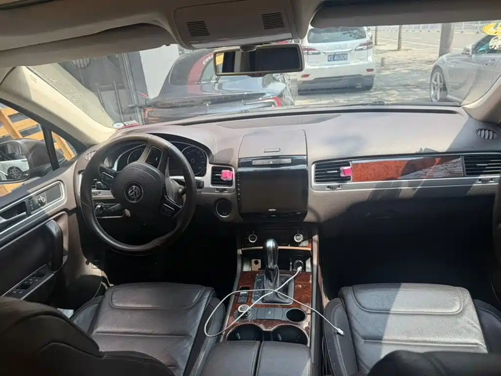 Volkswagen Touareg — миниатюра 2