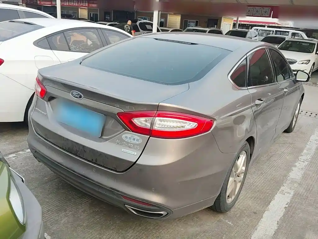 Ford Mondeo — миниатюра 7