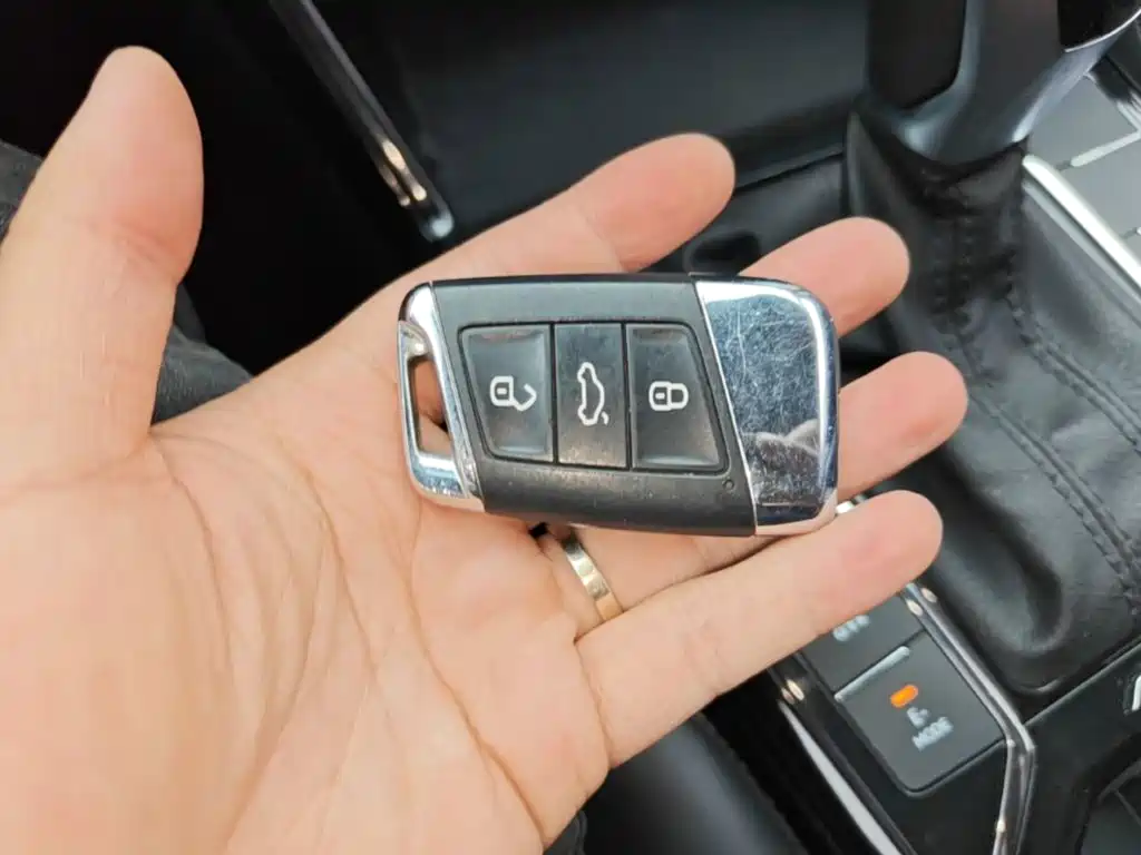 Volkswagen Passat PHEV — миниатюра 9