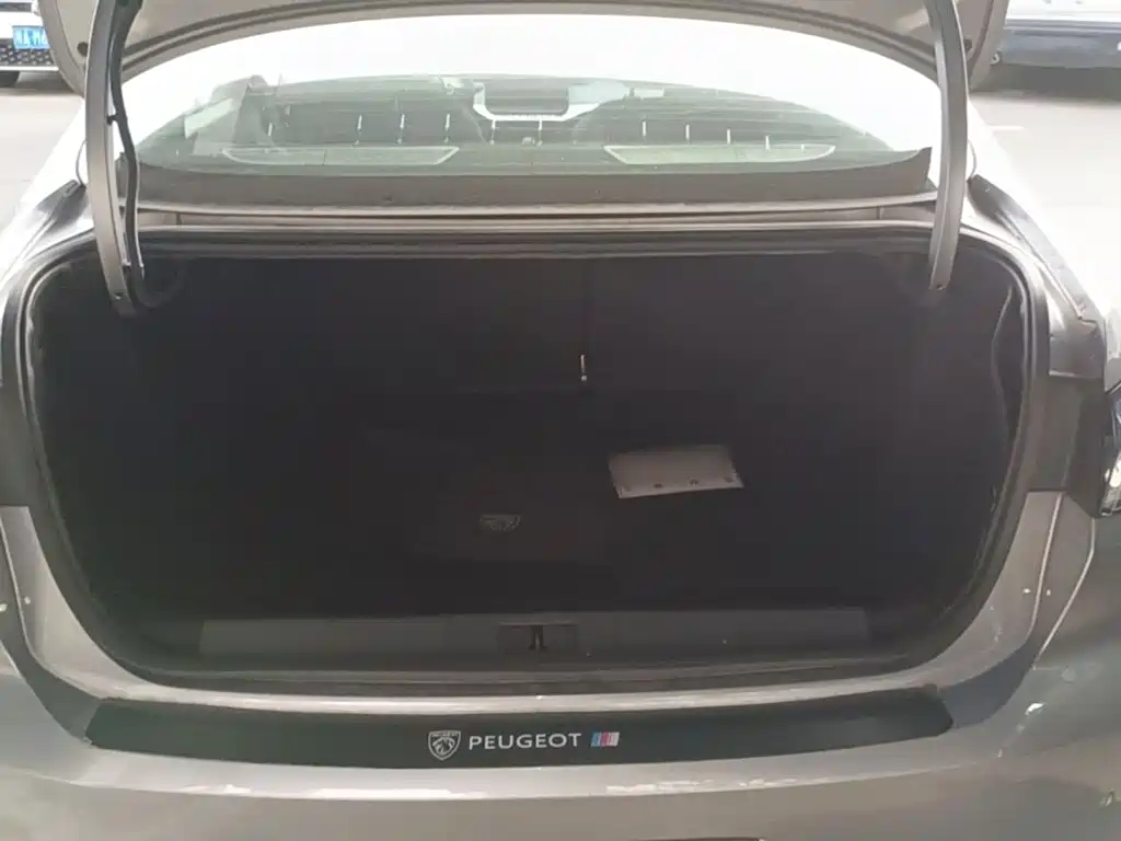 Peugeot 408 — миниатюра 19