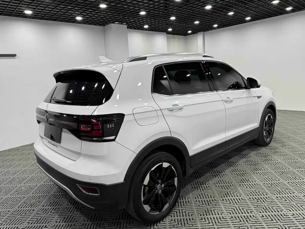 VOLKSWAGEN EXPLORING THE SHADOW