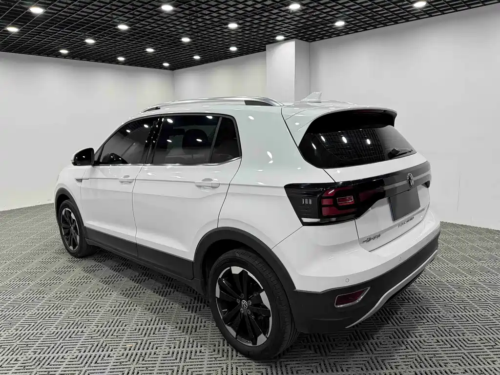 VOLKSWAGEN EXPLORING THE SHADOW