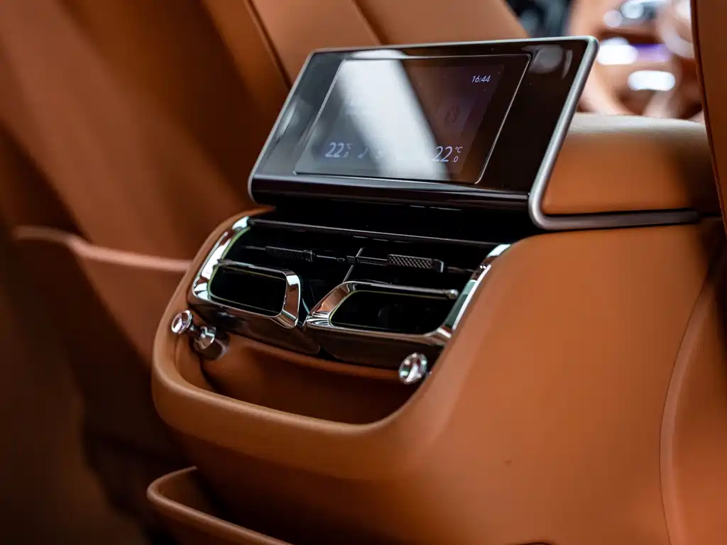 Bentley Flying Spur — миниатюра 11