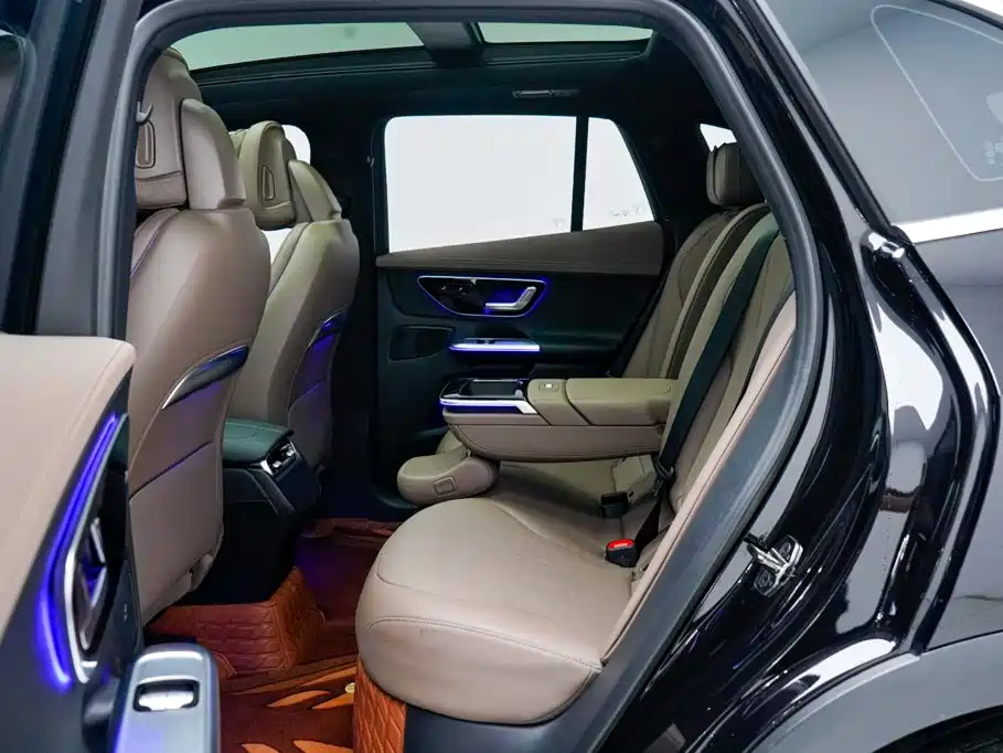 Mercedes-Benz EQE SUV — миниатюра 5