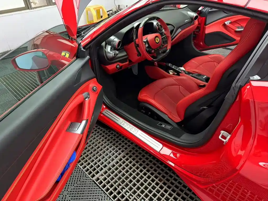 Ferrari F8 — миниатюра 3