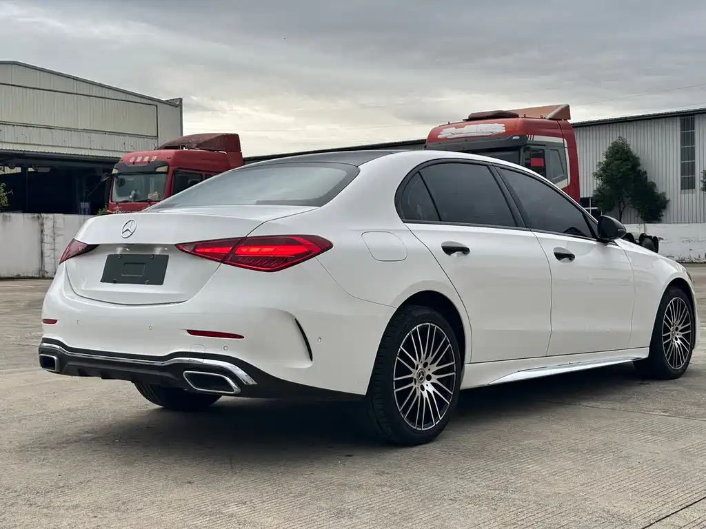 Mercedes-Benz C-Class — миниатюра 9