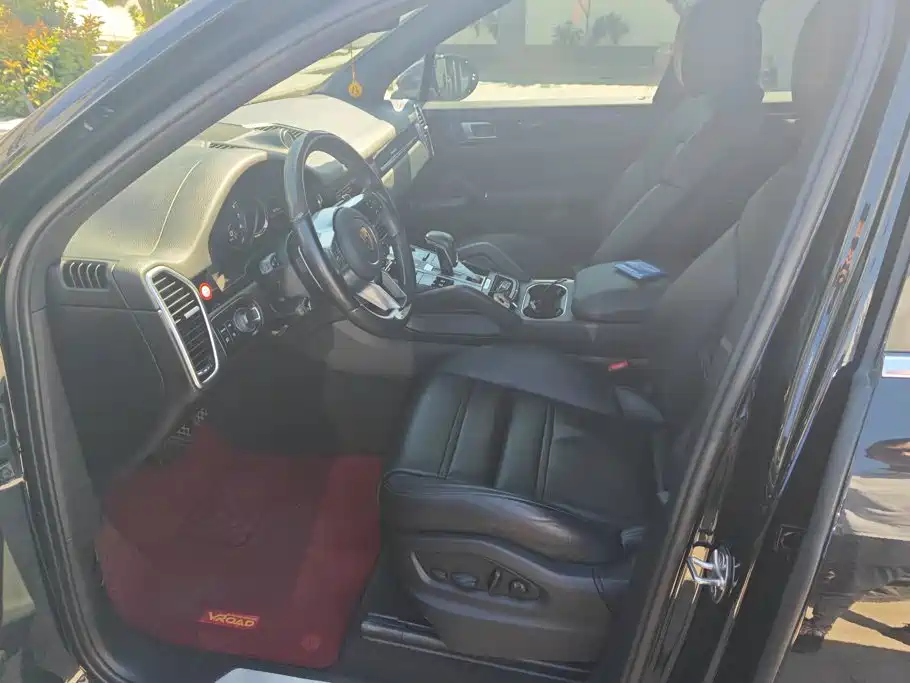 Porsche Cayenne Hybrid — миниатюра 9