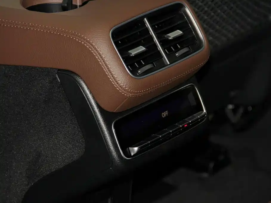 Mercedes-Benz GLE (Import) — миниатюра 23
