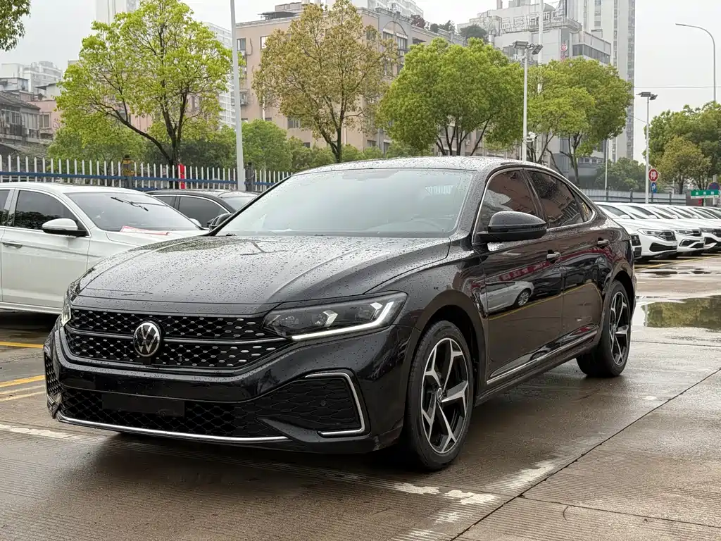 Volkswagen Passat 2024