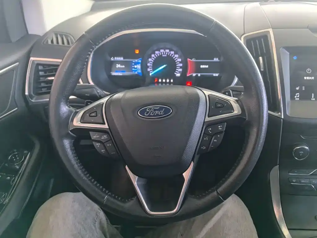 Ford Edge — миниатюра 11