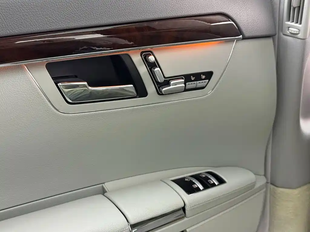 Mercedes-Benz S-Class — миниатюра 21
