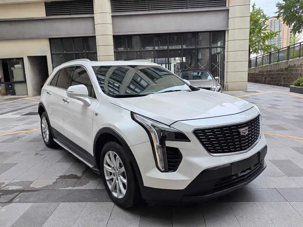 CADILLAC XT4