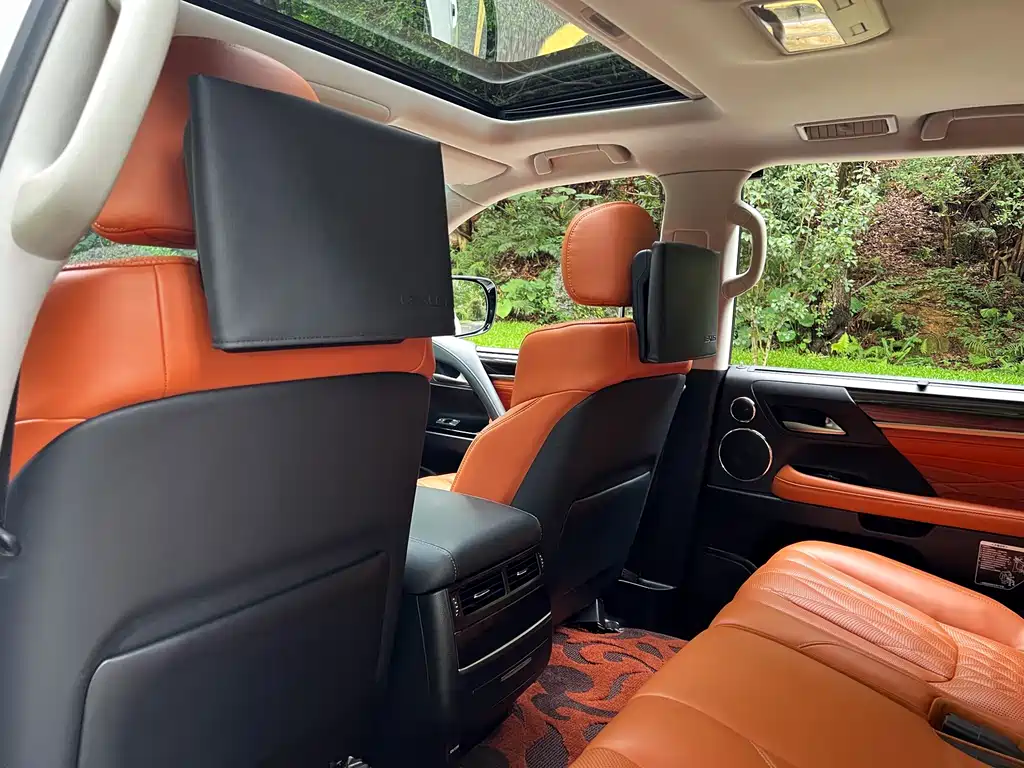 Lexus LX — миниатюра 11