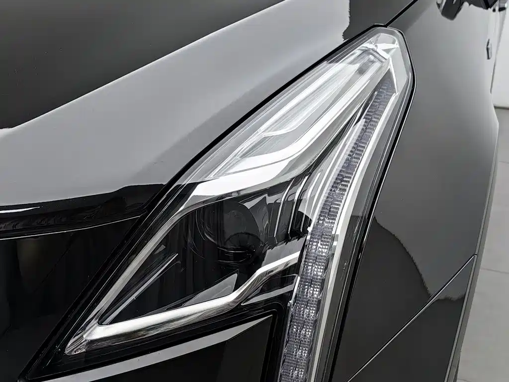 Cadillac XT5 — миниатюра 7