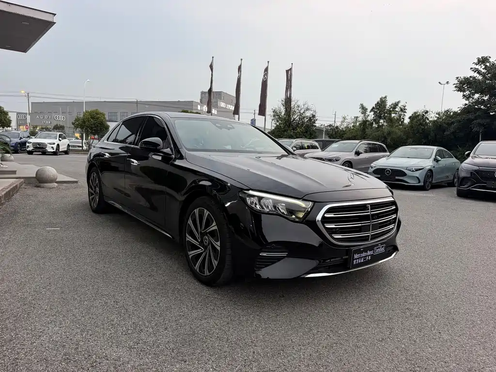 Mercedes-Benz E-Class — миниатюра 2