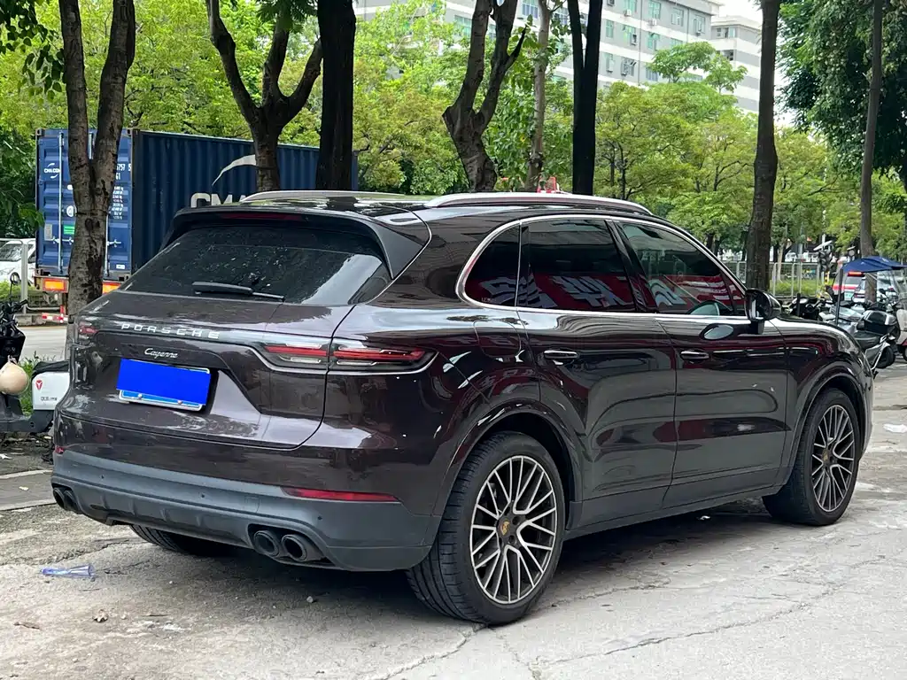 Porsche Cayenne — миниатюра 14