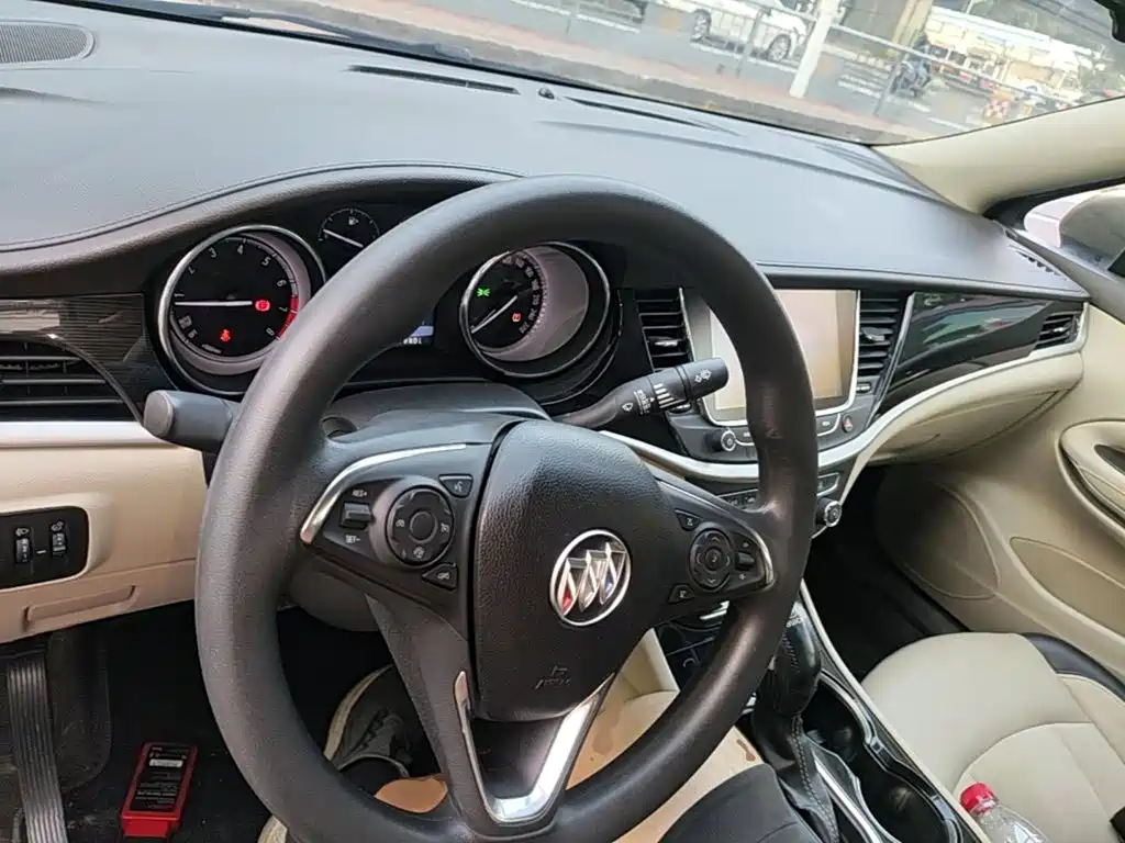 Buick Verano — миниатюра 10