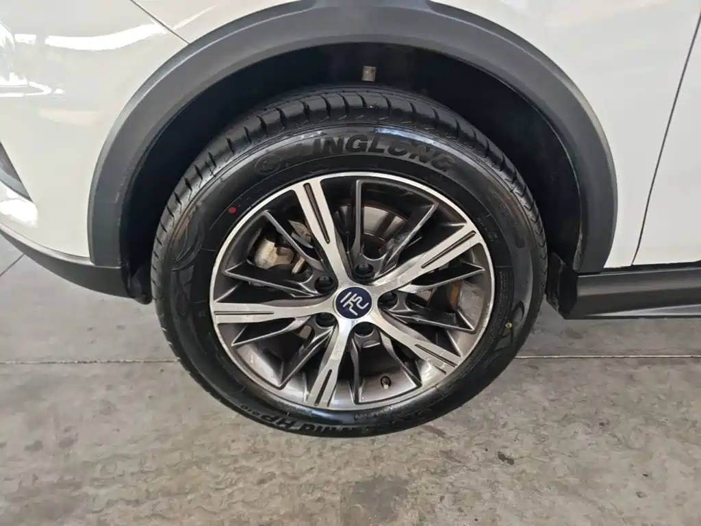BYD Yuan EV — миниатюра 23