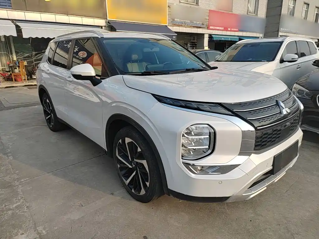 Mitsubishi Outlander — миниатюра 4