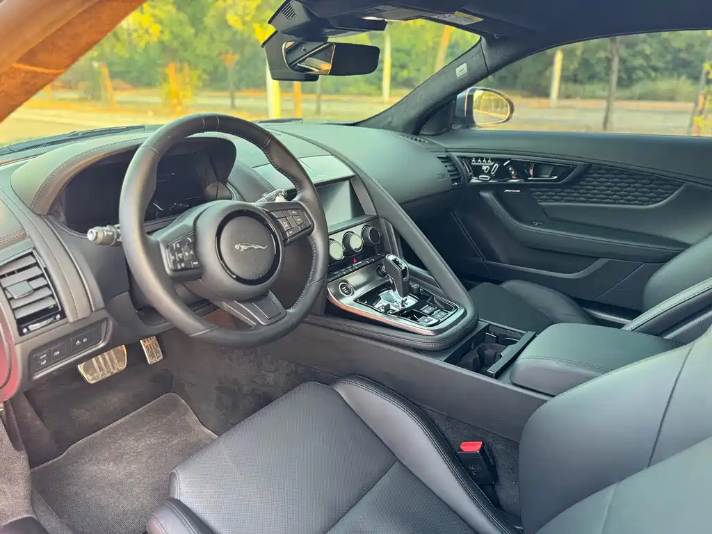 Jaguar F-TYPE — миниатюра 8