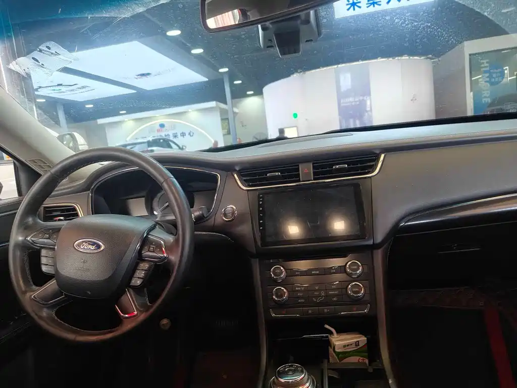 Ford Taurus — миниатюра 5