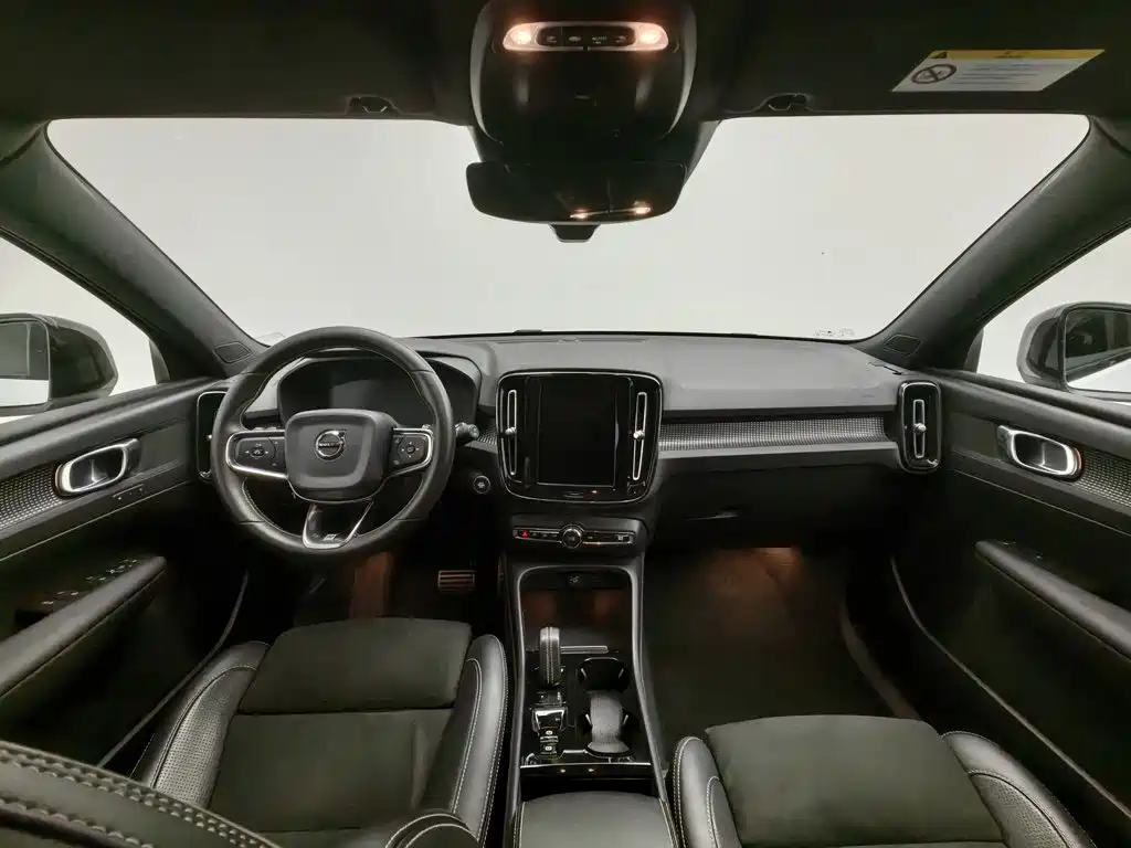 Volvo XC40 — миниатюра 5
