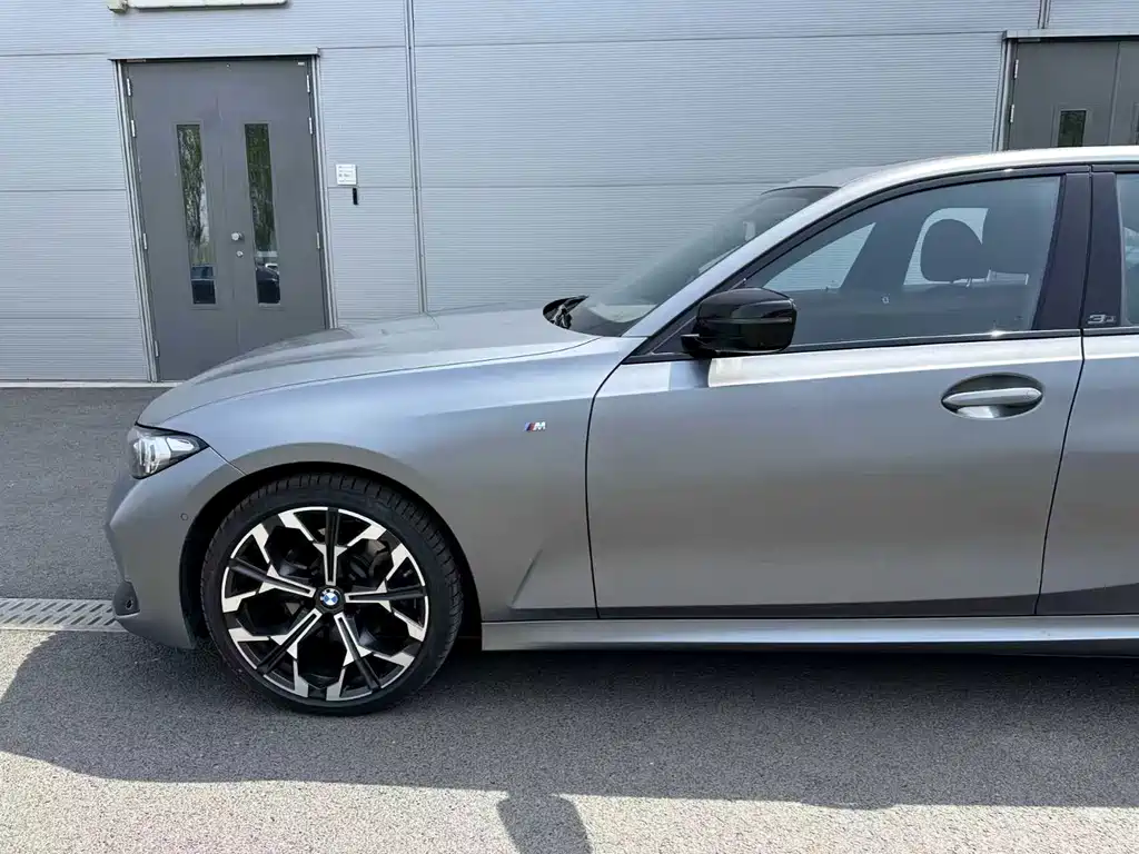 BMW 3 Series 3 2025 330Li 50