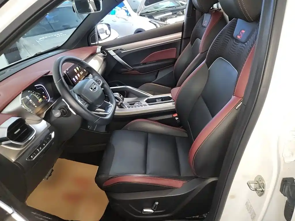 Geely Binyue — миниатюра 15
