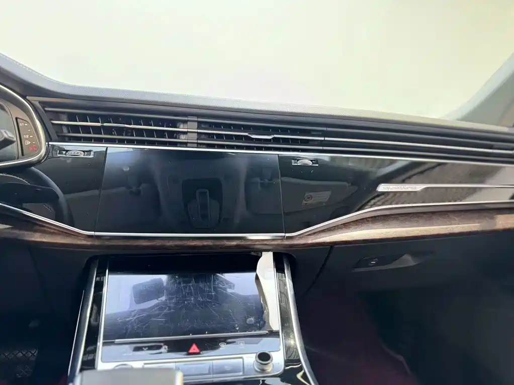 Audi Q7 — миниатюра 12