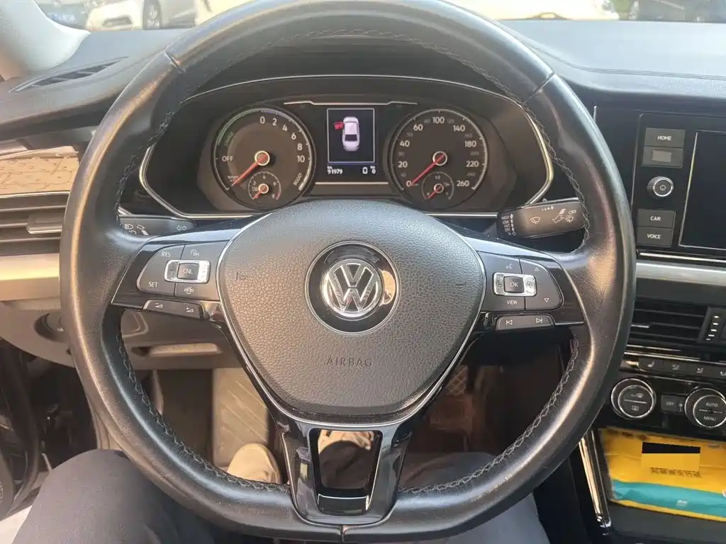 Volkswagen Passat PHEV — миниатюра 4