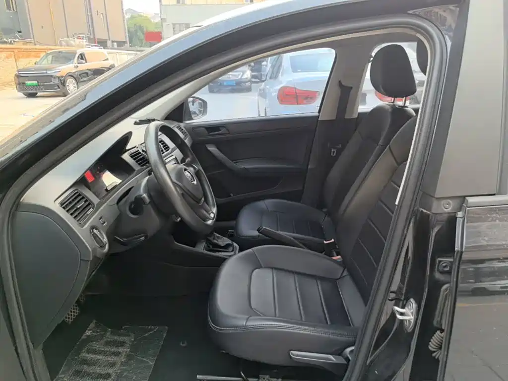 Volkswagen Santana — миниатюра 15