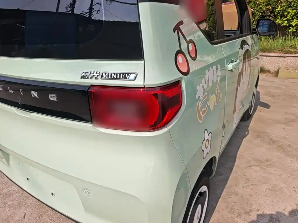 Wuling MINIEV — миниатюра 8