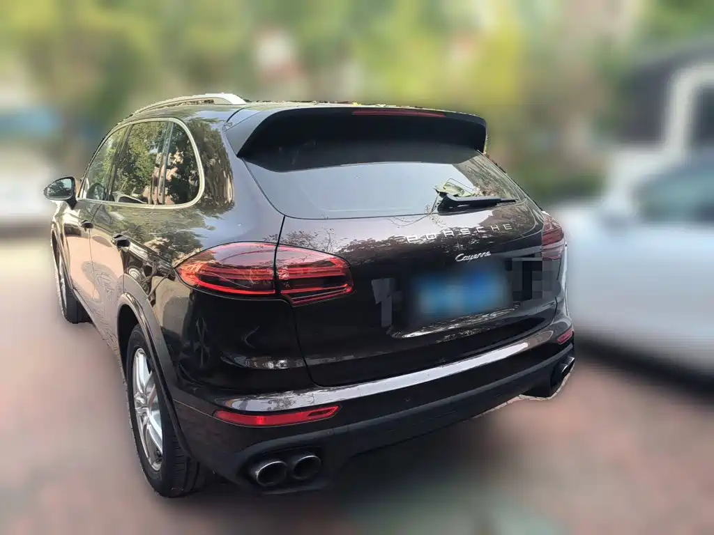 Porsche Cayenne — миниатюра 4