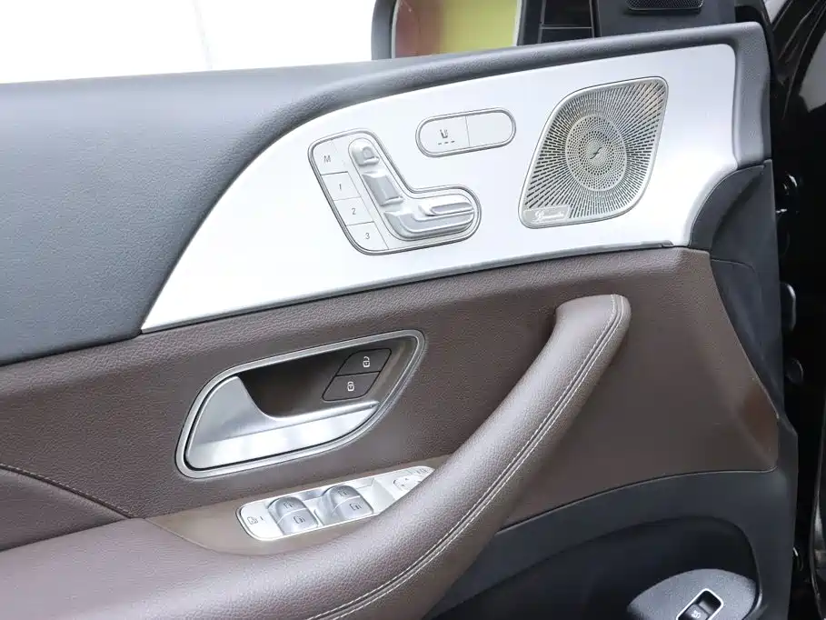 Mercedes-Benz GLE (Import) — миниатюра 12