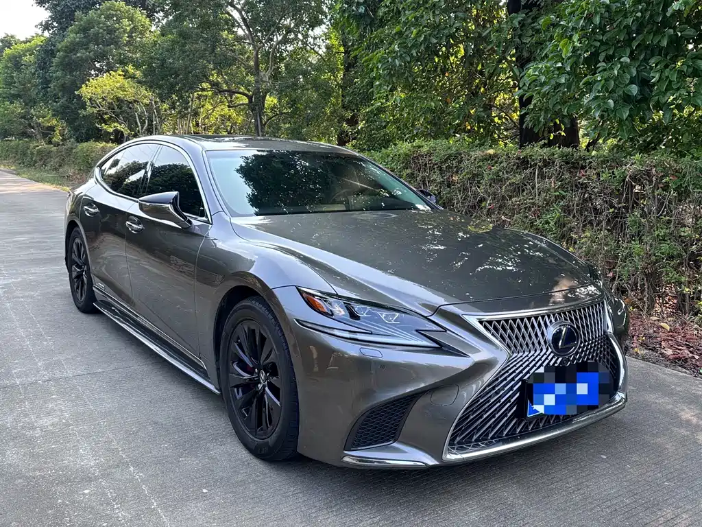 Lexus LS — миниатюра 3