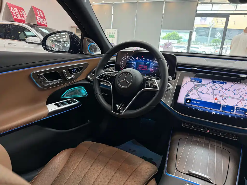 Mercedes-Benz E-Class — миниатюра 17