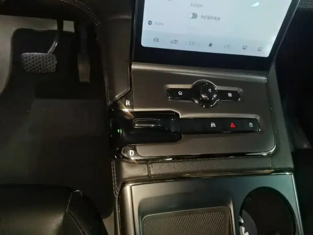 NIO ES6 — миниатюра 14