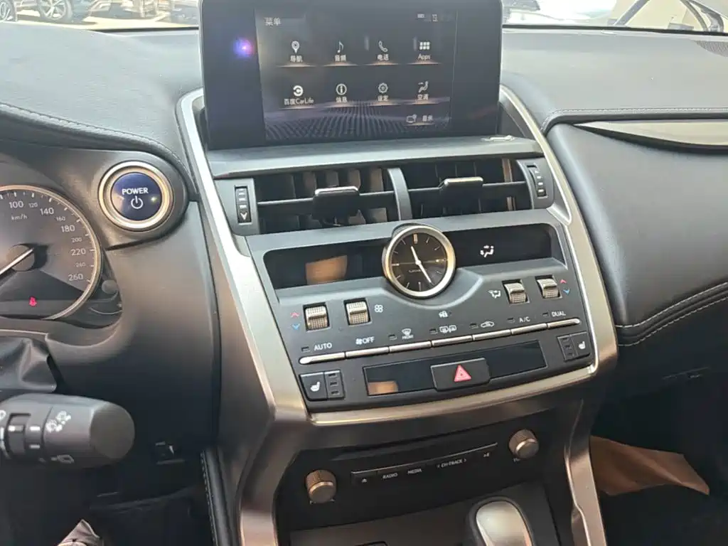 Lexus NX — миниатюра 13