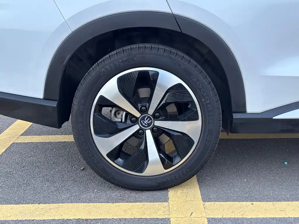 BYD PLUS New Energy — миниатюра 10