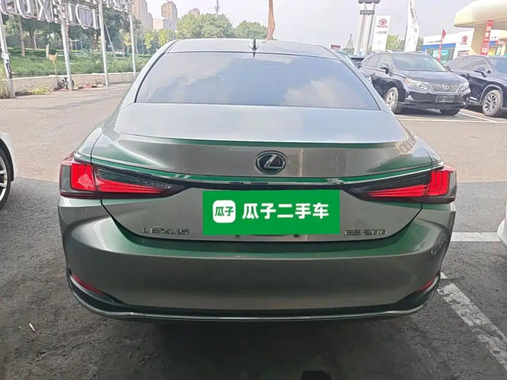 Lexus ES — миниатюра 6