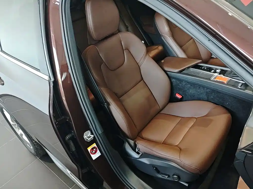 Volvo XC60 — миниатюра 25