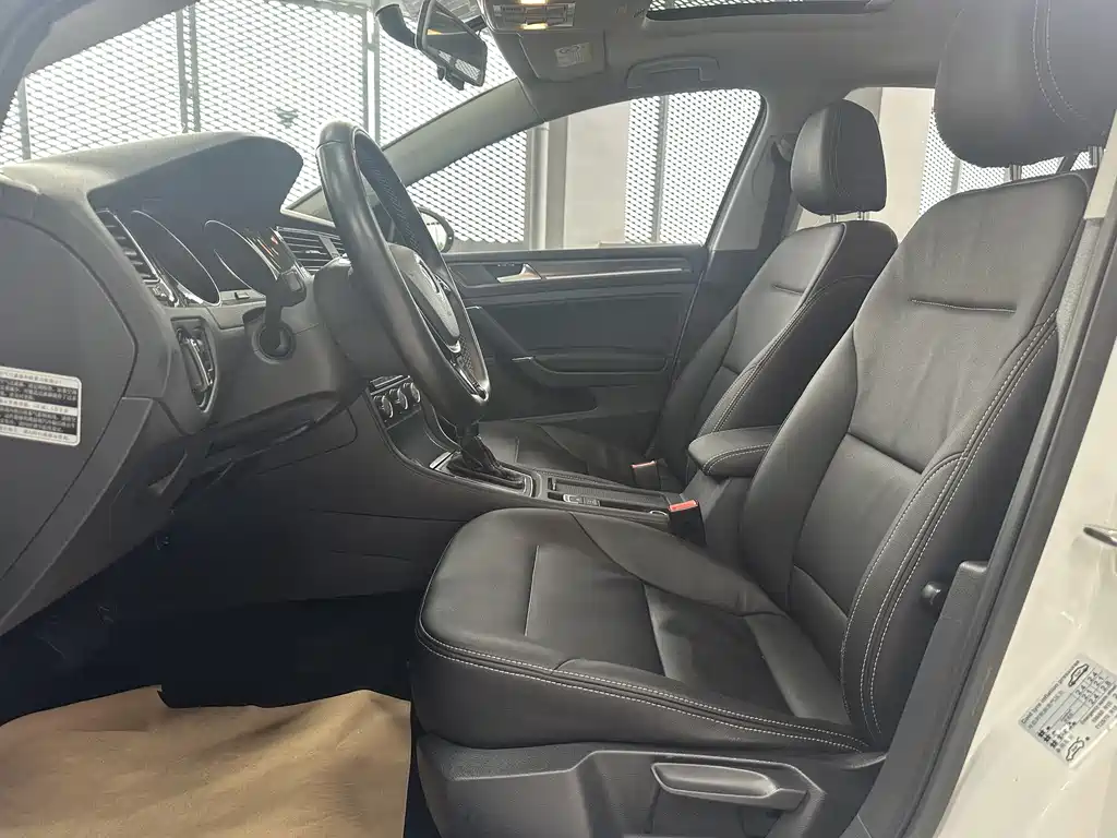 Volkswagen Golf 2017 230TSI AT Comfort