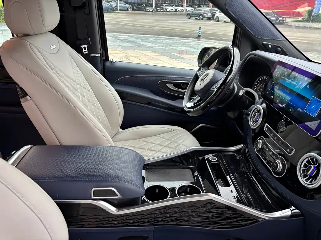Mercedes-Benz Vito 2021 2.0T 7 мест
