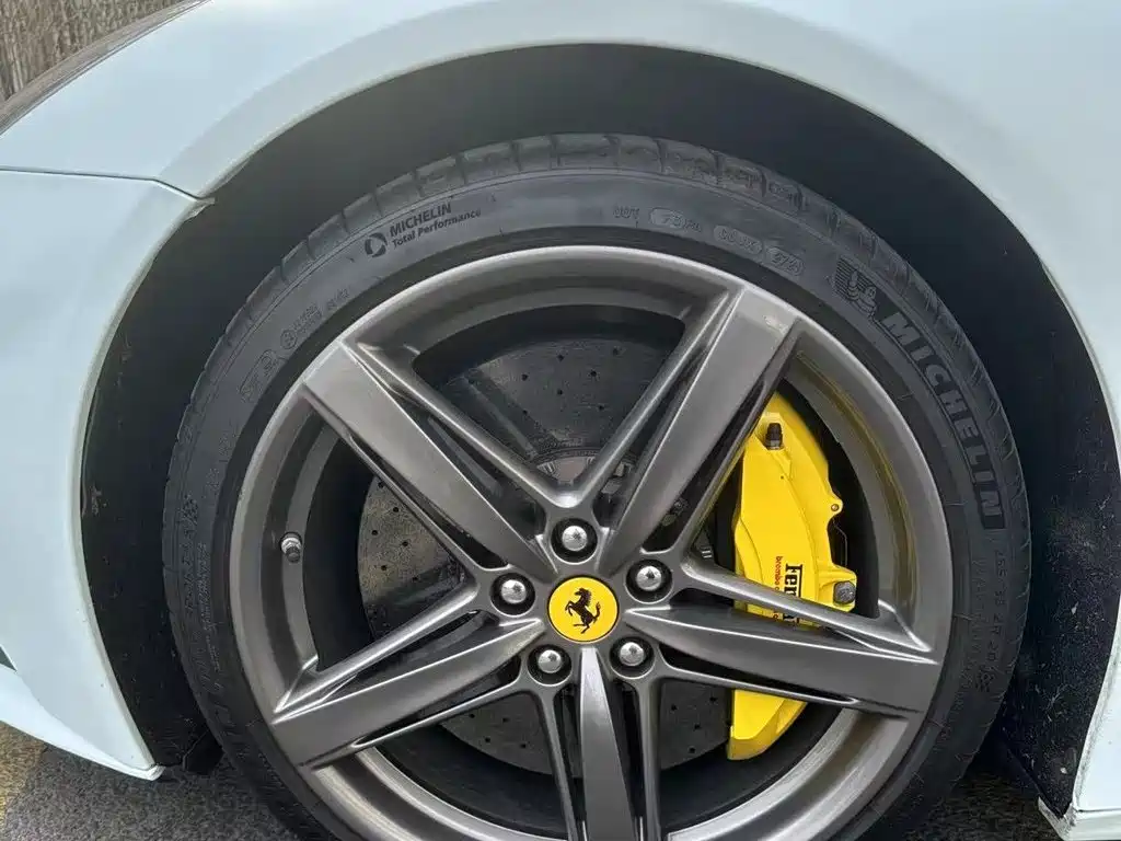 Ferrari F12berlinetta — миниатюра 6