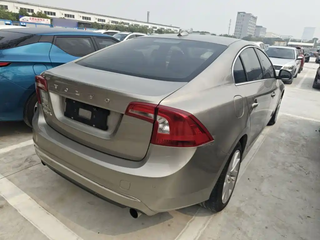 Volvo S60 — миниатюра 7