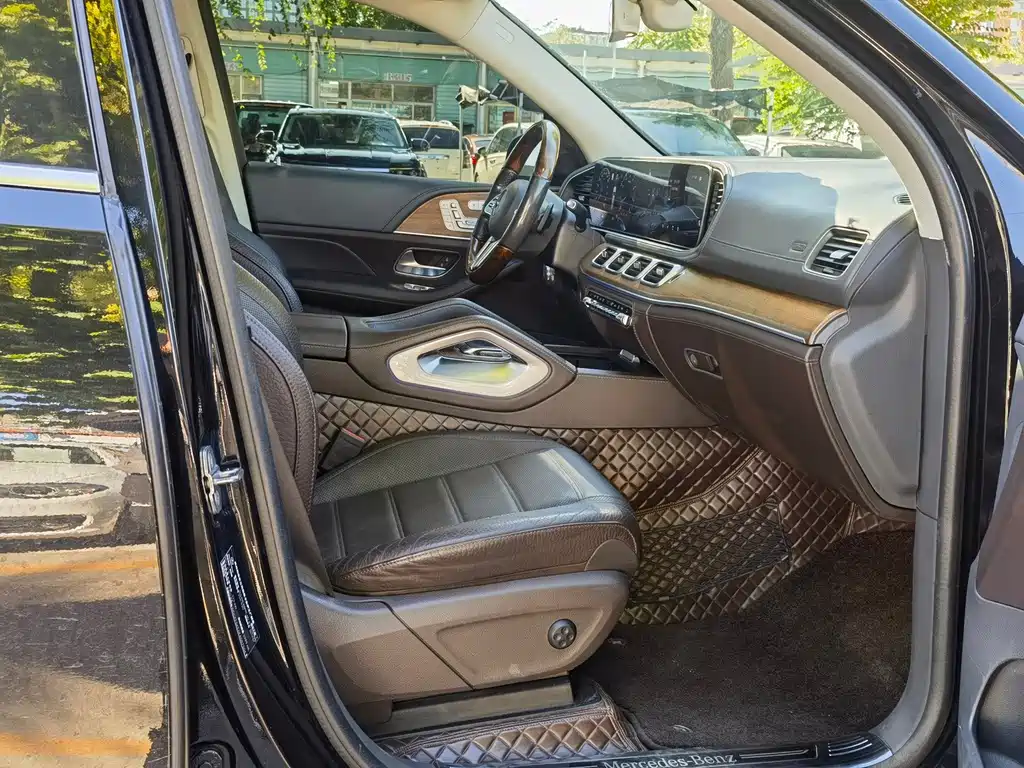 Mercedes-Benz GLS — миниатюра 10
