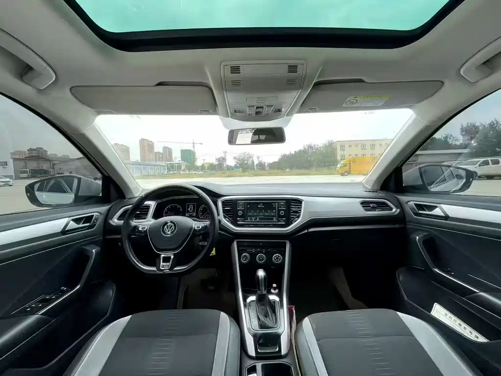 Volkswagen T-Roc — миниатюра 4