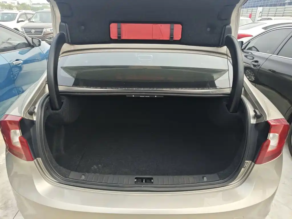 Volvo S60 — миниатюра 19