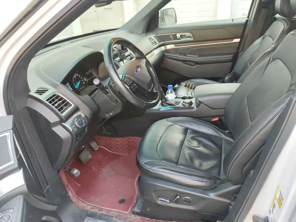 Ford Explorer (Import) — миниатюра 8