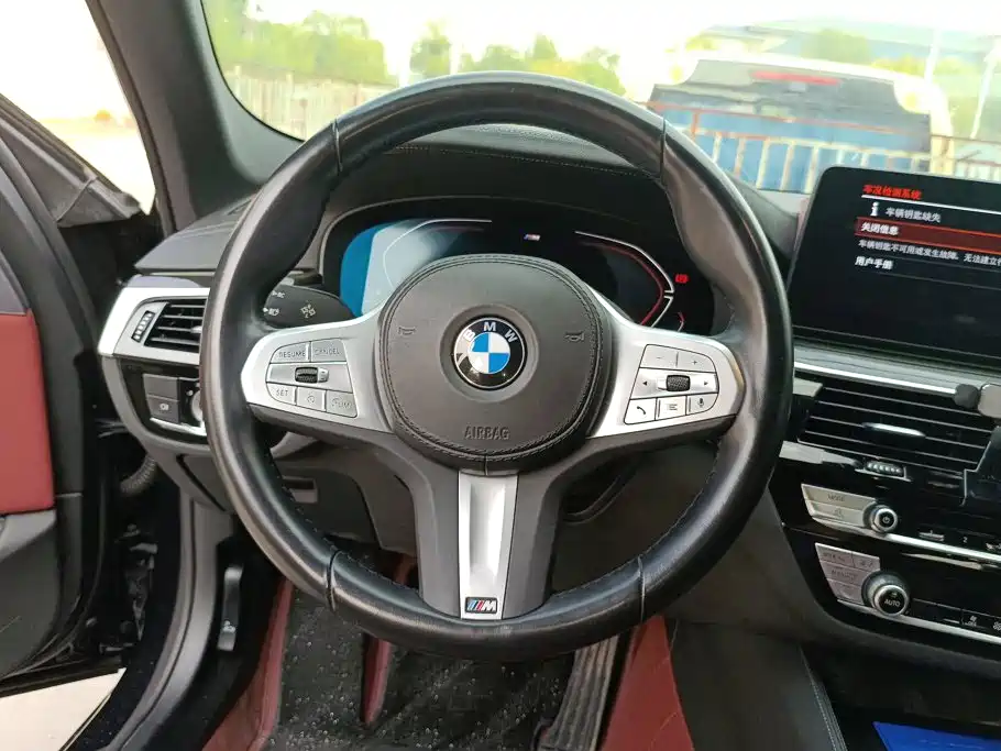 BMW 5 Series — миниатюра 15